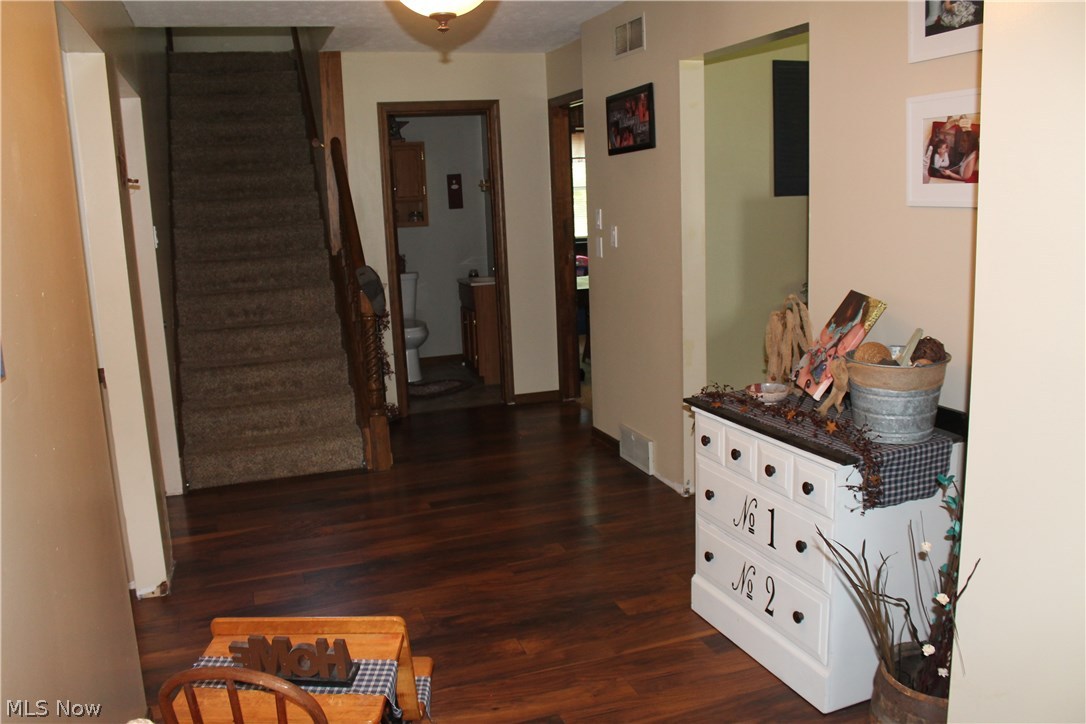 6359 Chestnut-Ridge Road Hubbard, OH 44425 - Photo 6 of 29 Gallery Image 6