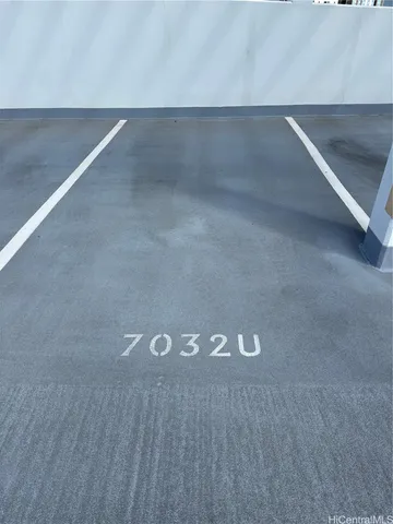 a view of a livingroom with window