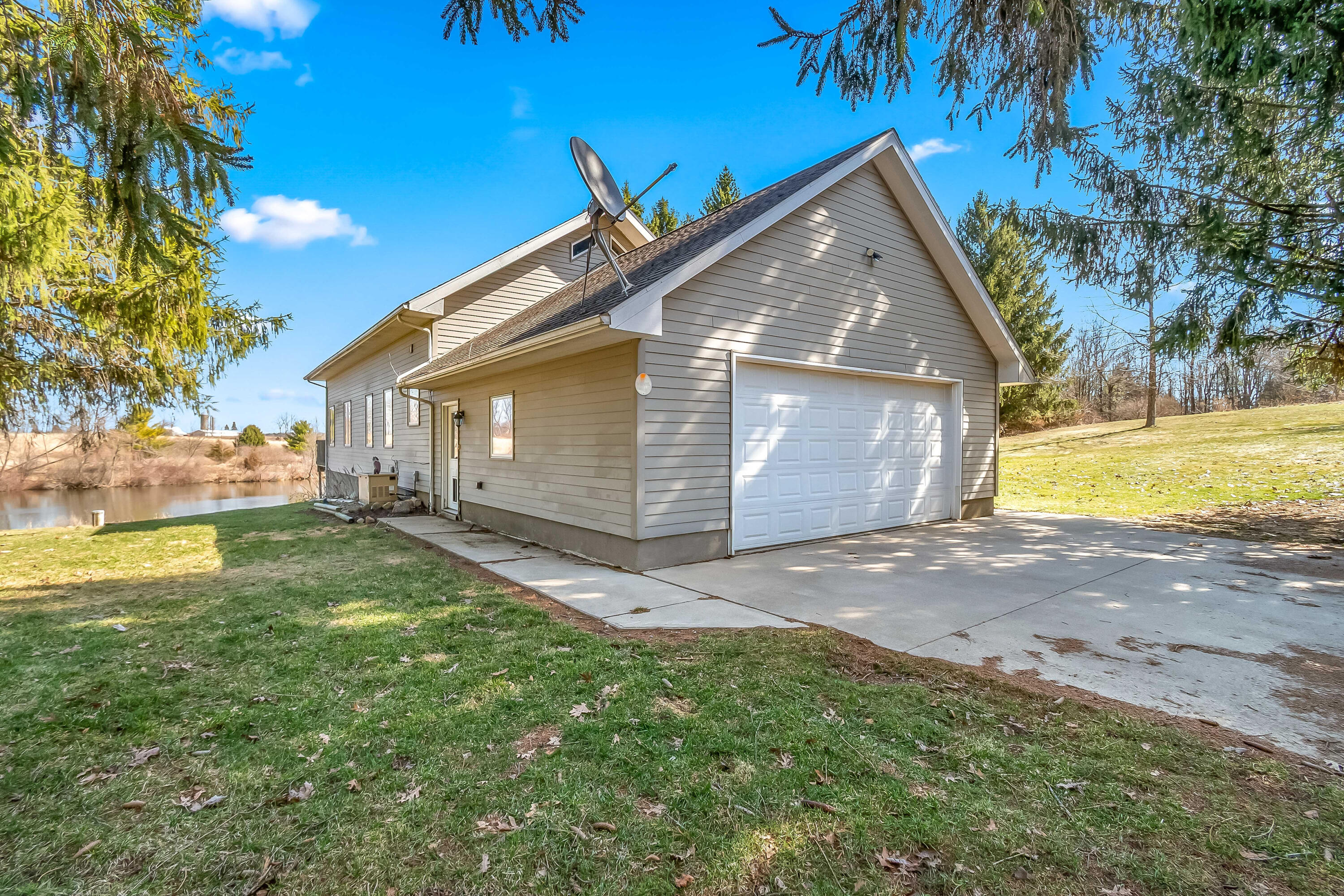 2175 Bird Lake Road South Osseo, MI 49266 - Photo 23 of 68 27