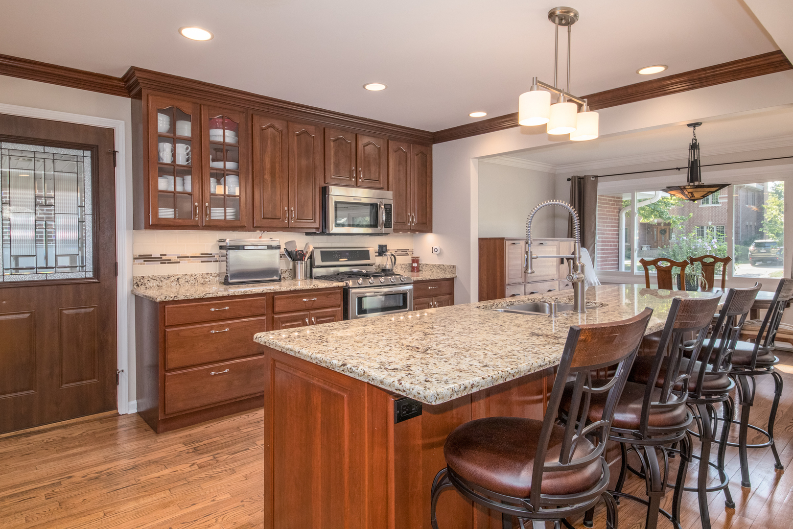 705 South Lincoln Avenue Park Ridge, IL 60068 - Photo 8 of 24 Gallery Image 8