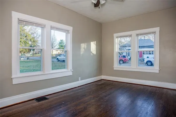 $150,000 | 126 East Elm Street, Independence, MO 64050