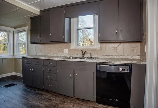 $150,000 | 126 East Elm Street, Independence, MO 64050