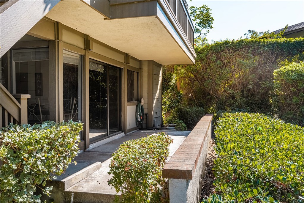 18 Solana Irvine, CA 92612 - Photo 27 of 55 Patio off of the dining area/kitchen, making BBQs and dining al fresco so pleasant and easy!