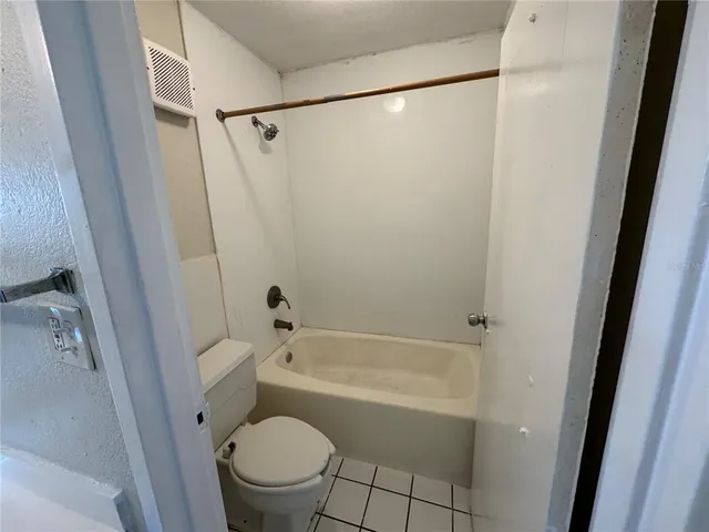 $950 | 7900 South Orange Blossom Trail, Unit 2053, Orlando, FL 32809