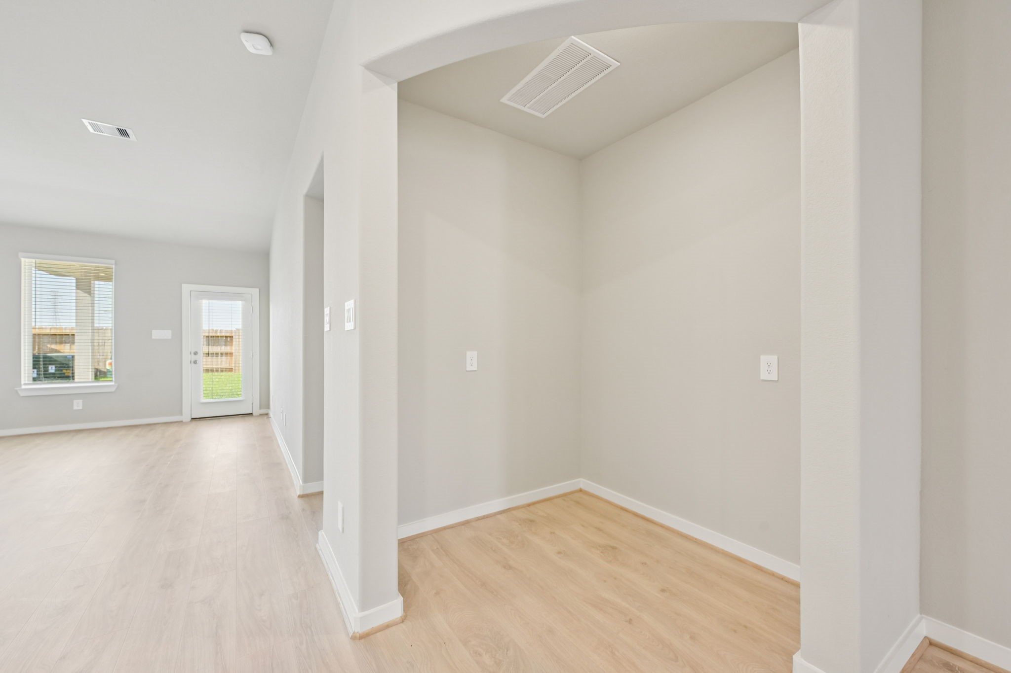 1519 Arbuckle Court Rosharon, TX 77583 - Photo 7 of 50