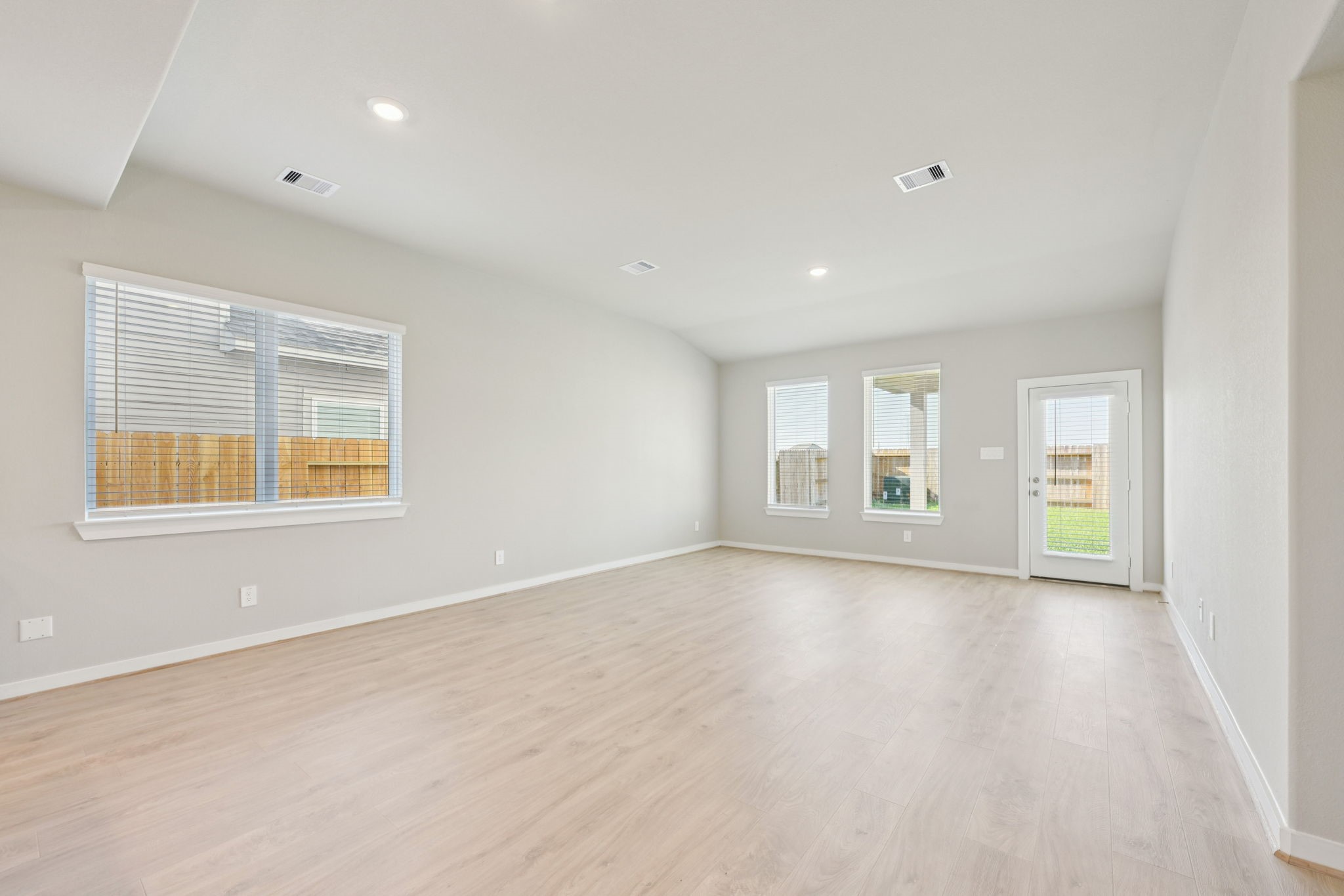 1519 Arbuckle Court Rosharon, TX 77583 - Photo 8 of 50