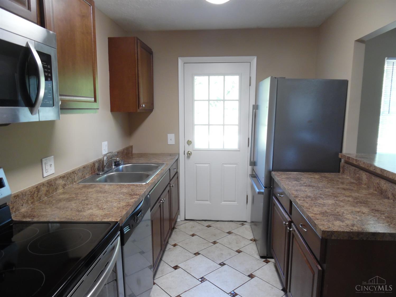 6155 Ricky Drive Fairfield, OH 45014 - Photo 6 of 29 Gallery Image 6