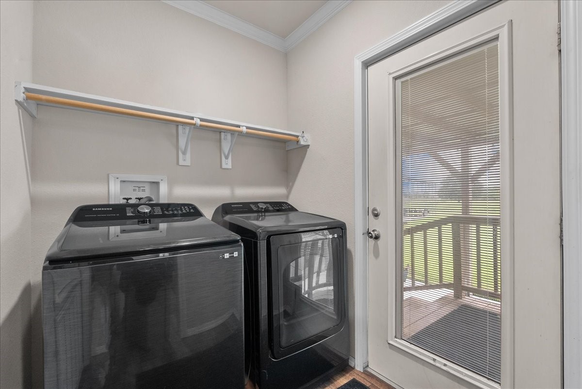 8710 Fm 646 Road South Santa Fe, TX 77510 - Photo 21 of 32 Nice laundry room