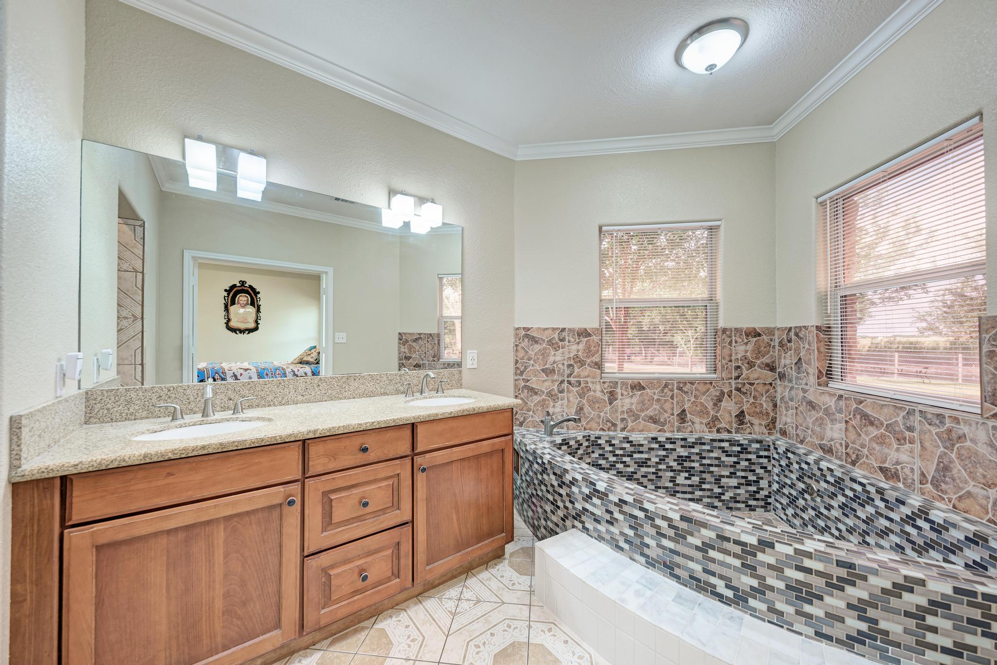 15611 Giese Lane Elgin, TX 78621 - Photo 26 of 40