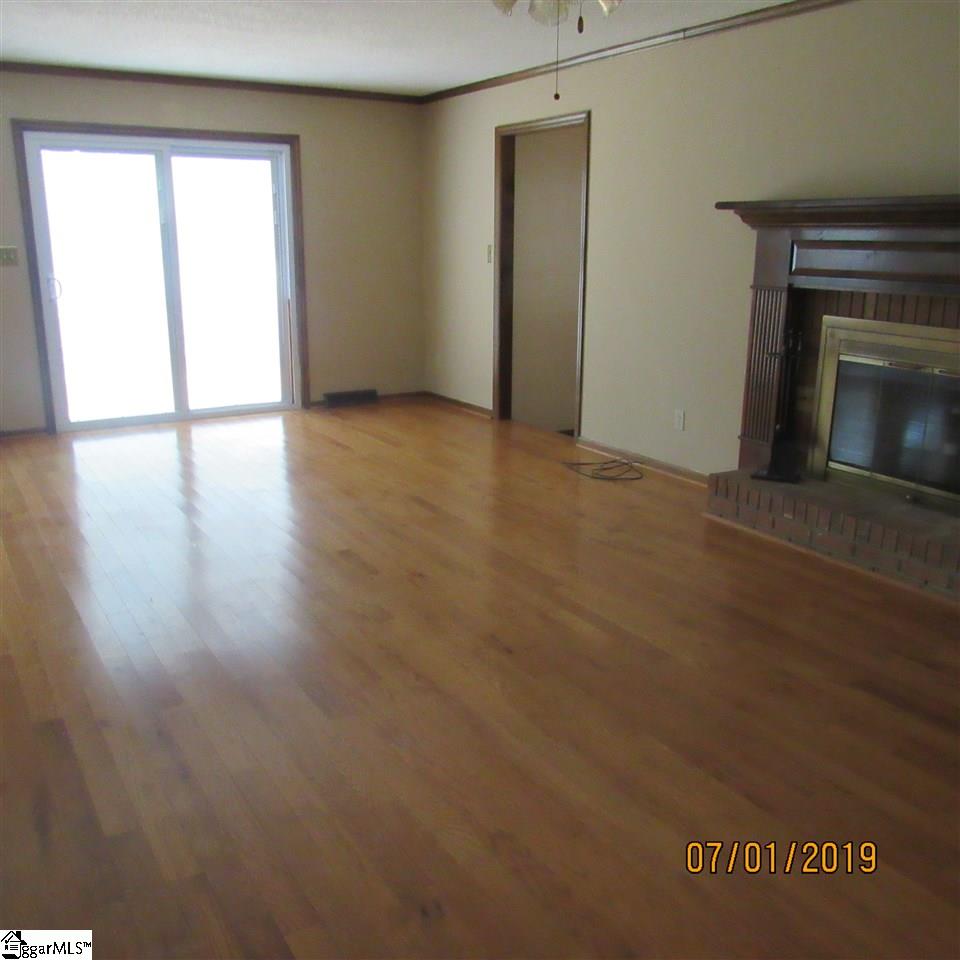 110 Edinburgh Place Moore, SC 29369 - Photo 8 of 23 Gallery Image 8