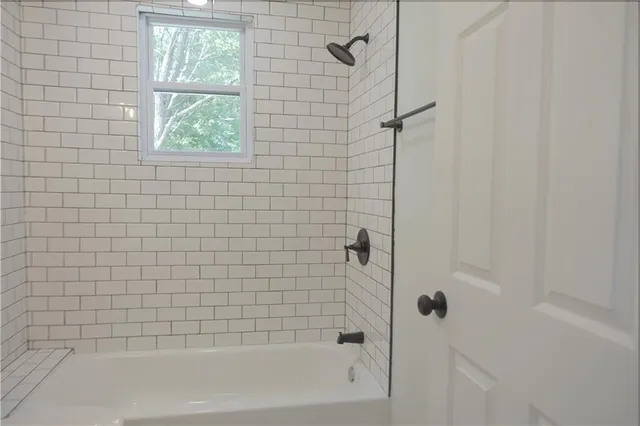 $199,999 | 5032 East 8th Street, Kansas City, MO 64124