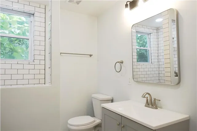 $199,999 | 5032 East 8th Street, Kansas City, MO 64124