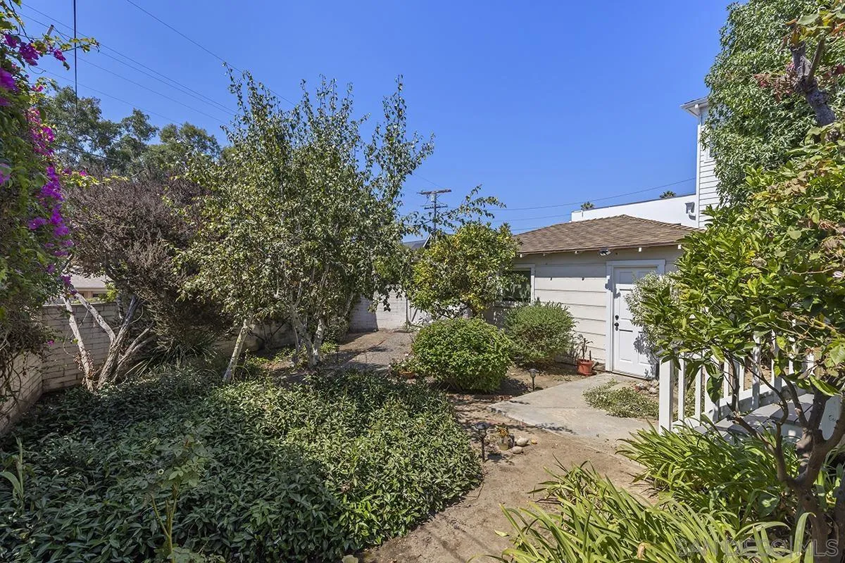 5532 Bellevue Avenue La Jolla, CA 92037 - Photo 22 of 26 a view of a pathway with a garden