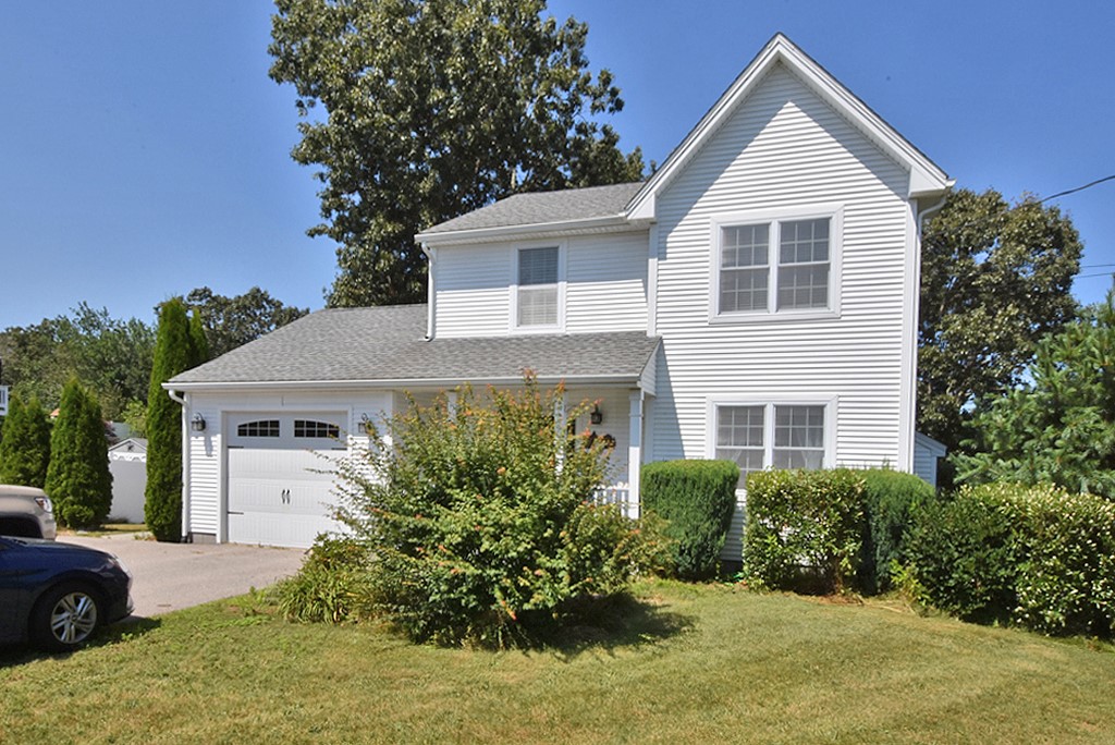 18 Fieldstone Way Westerly, RI 02891 - Photo 2 of 8