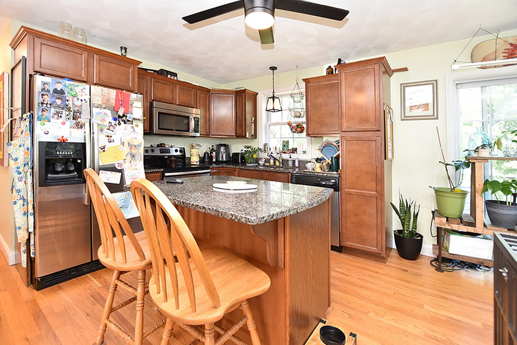 18 Fieldstone Way Westerly, RI 02891 - Photo 3 of 8