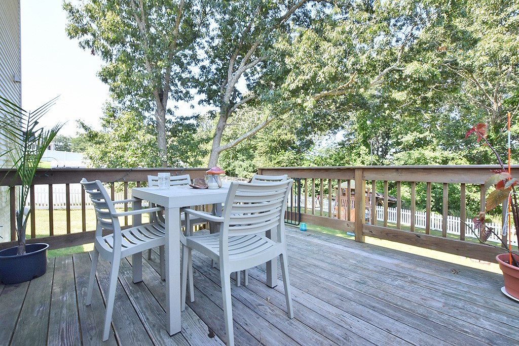 18 Fieldstone Way Westerly, RI 02891 - Photo 7 of 8