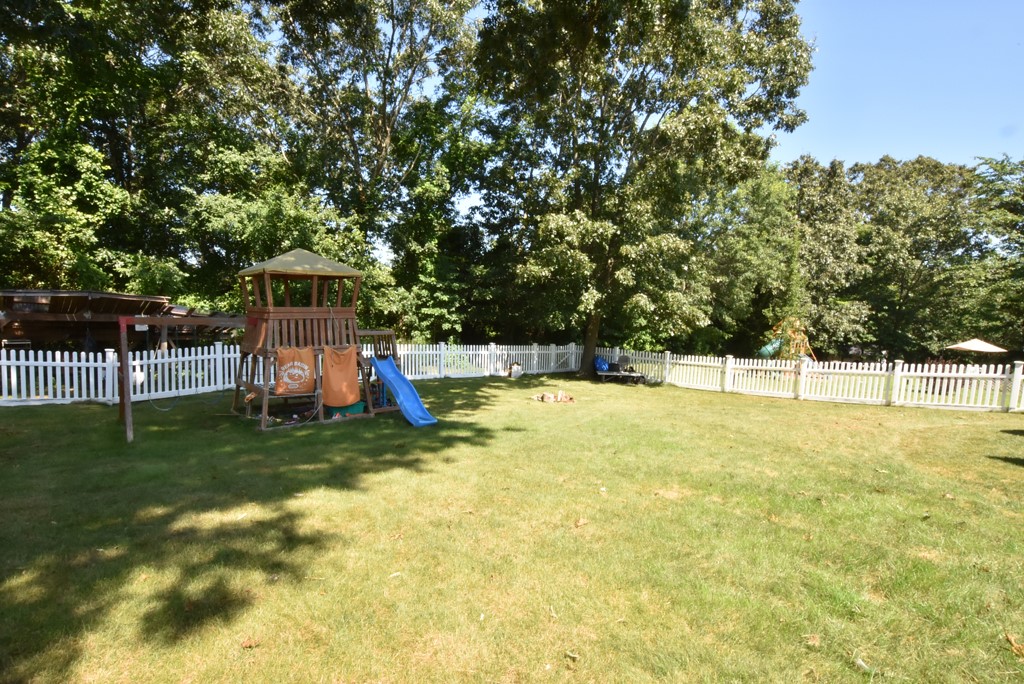 18 Fieldstone Way Westerly, RI 02891 - Photo 8 of 8