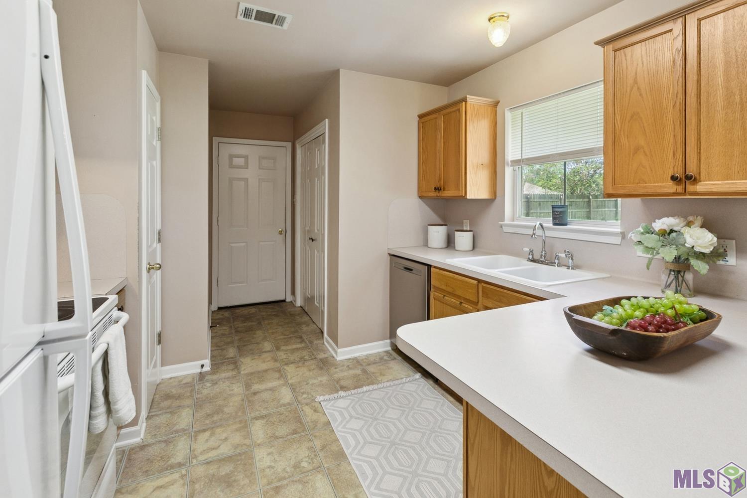 38178 Hidden Point Drive Geismar, LA 70734 - Photo 7 of 16