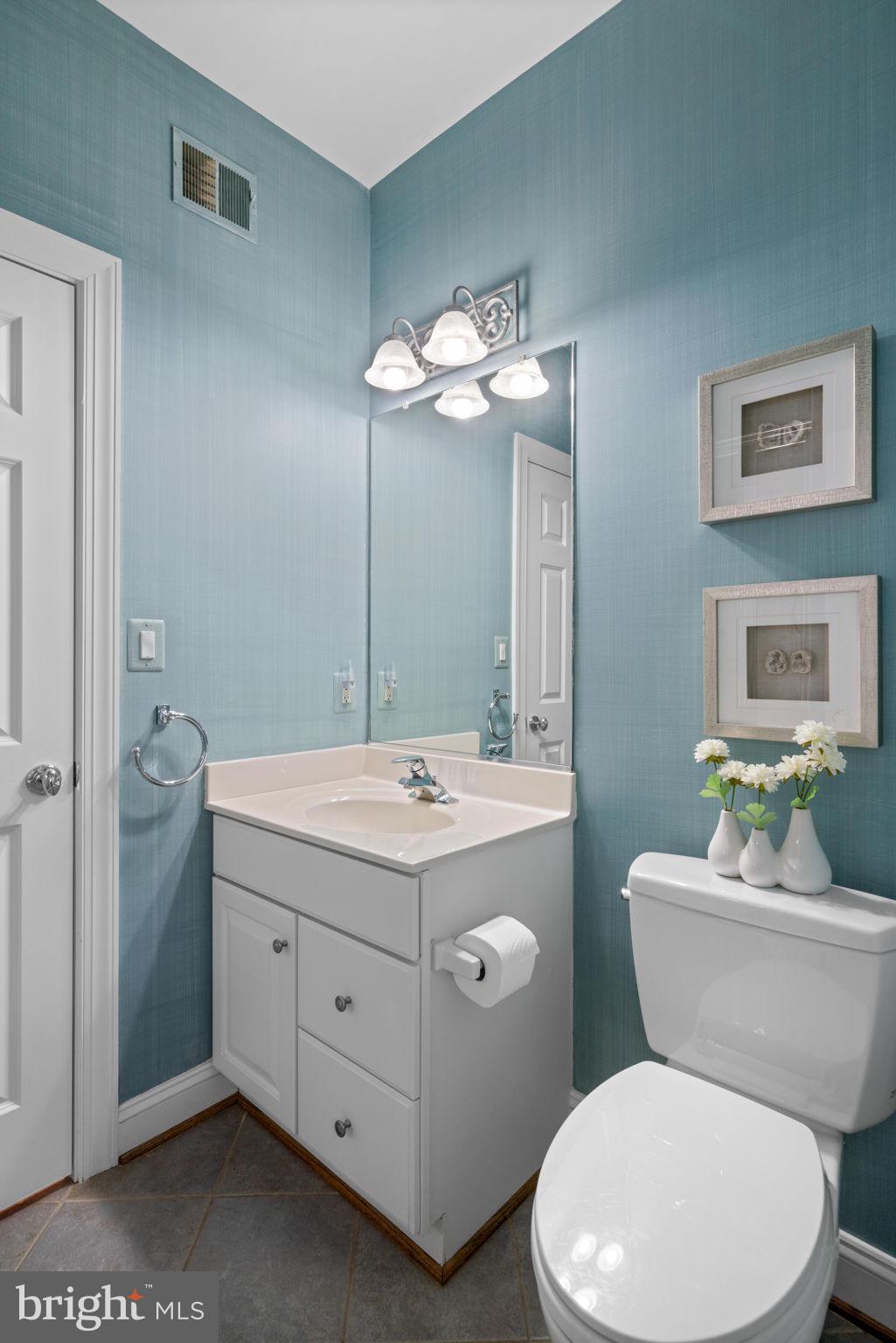 1916 Valley Wood Road McLean, VA 22101 - Photo 28 of 86 Full bath on Main level