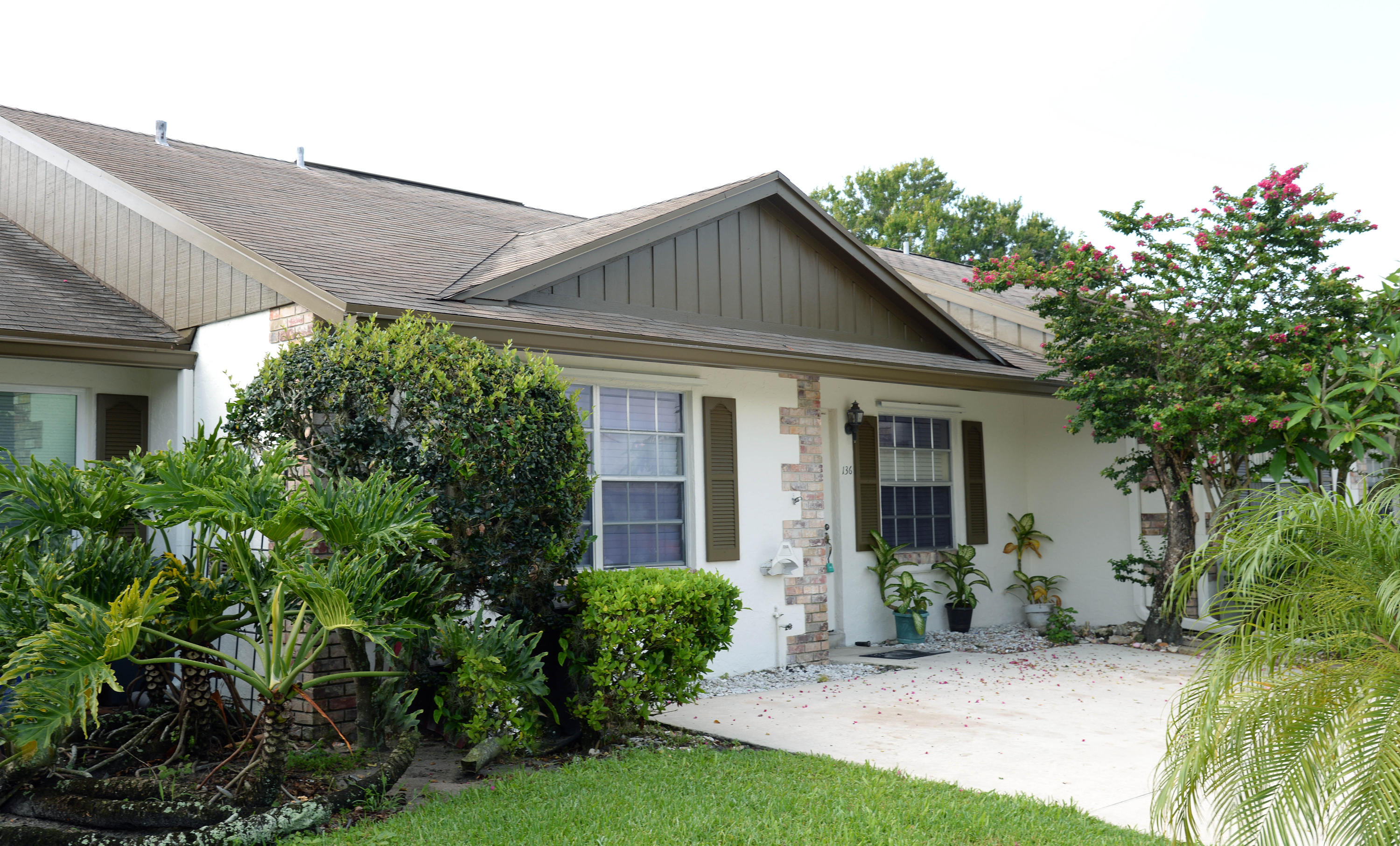 136 Doe Trail Jupiter, FL 33458 - Photo 1 of 16 136 Doe Trail