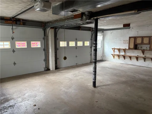 a view of a livingroom with entryway