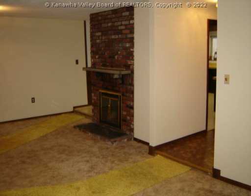 722 Daverton Road Charleston, WV 25303 - Photo 4 of 8 Living Room.