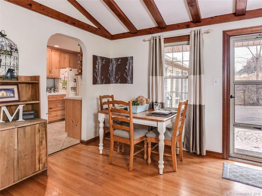 403 North Canton Road Canton, NC 28716 - Photo 4 of 16