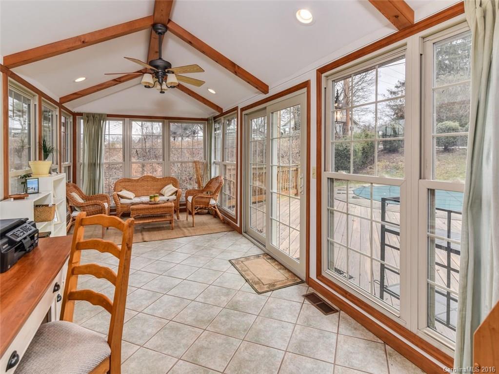 403 North Canton Road Canton, NC 28716 - Photo 6 of 16