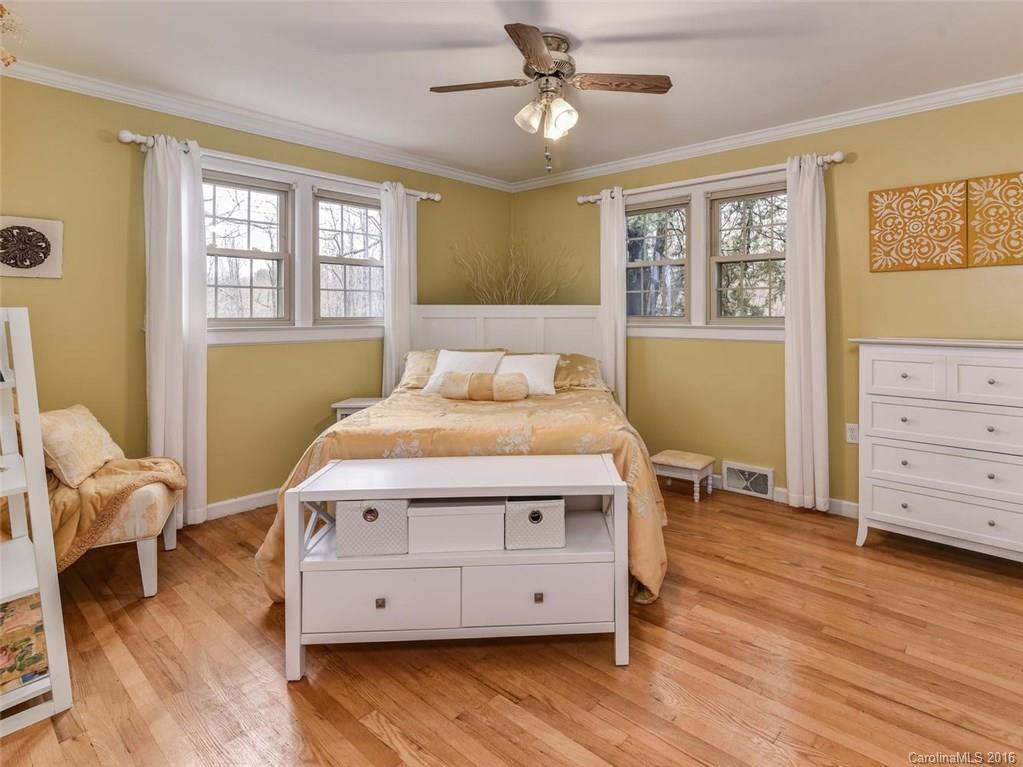 403 North Canton Road Canton, NC 28716 - Photo 7 of 16