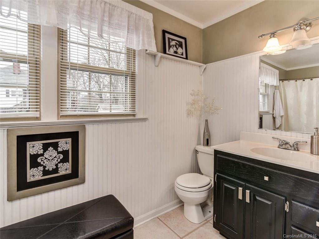 403 North Canton Road Canton, NC 28716 - Photo 8 of 16