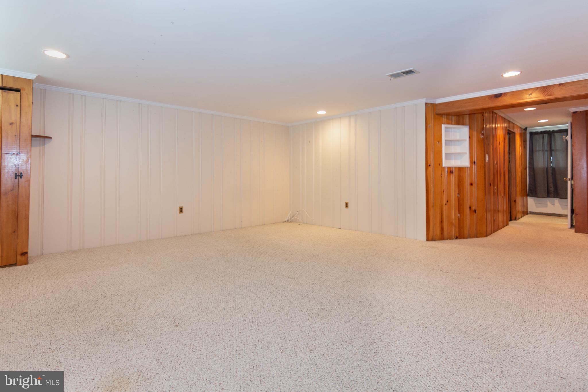 324 Whitfield Road Baltimore, MD 21228 - Photo 12 of 25