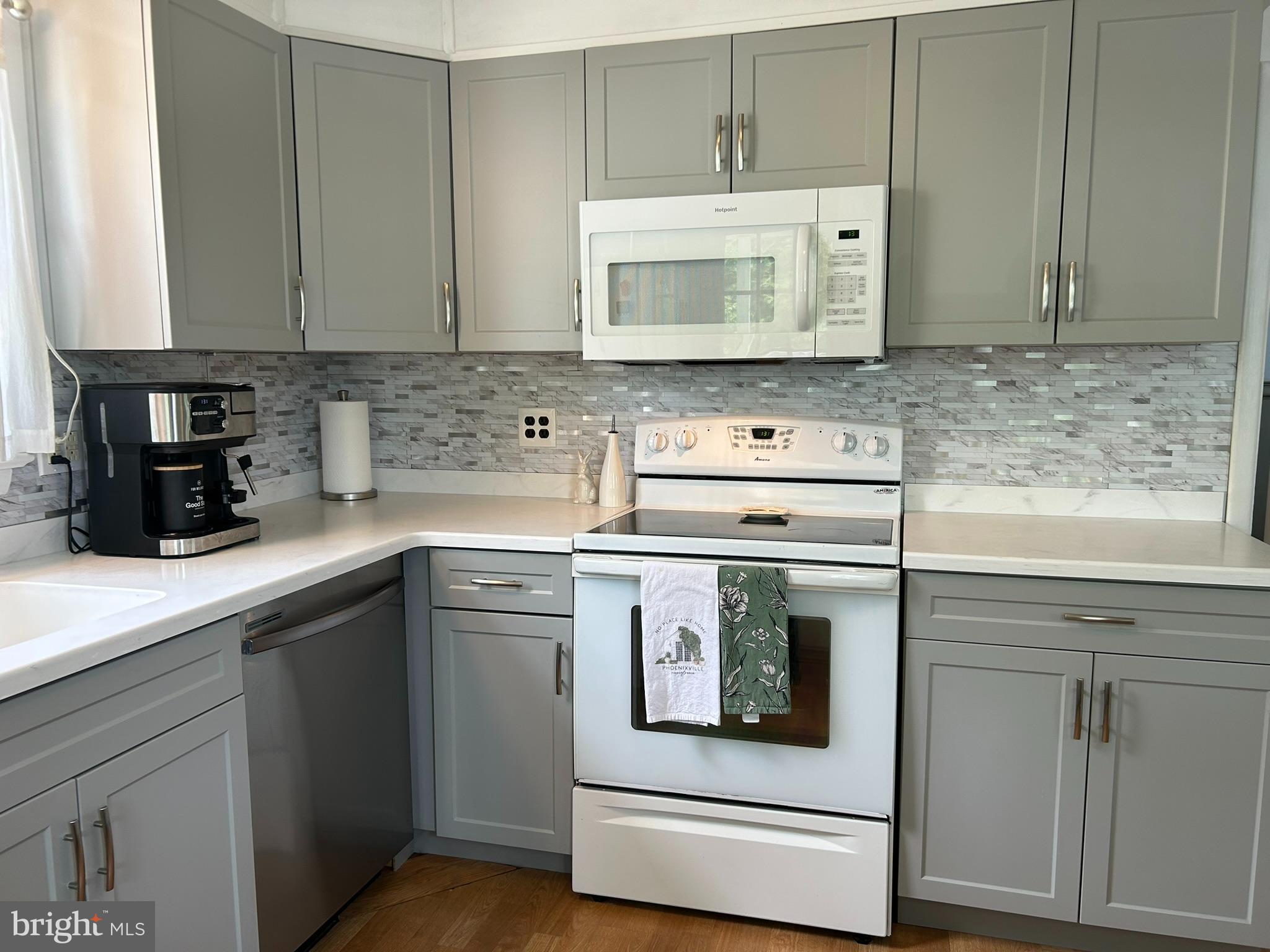 138 East 7 Stars Road Phoenixville, PA 19460 - Photo 5 of 42 Kitchen