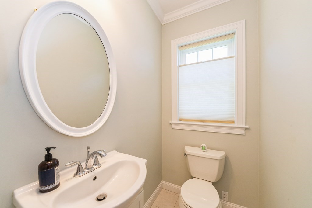 10 Hardwick Road Natick, MA 01760 - Photo 11 of 23 Gallery Image 11