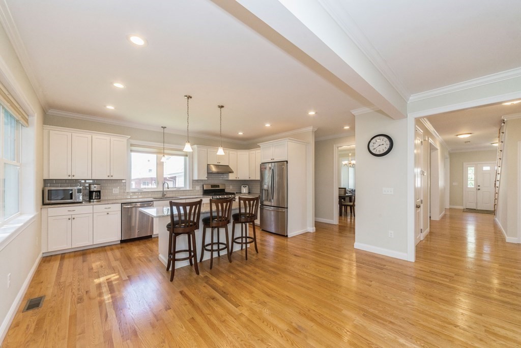 10 Hardwick Road Natick, MA 01760 - Photo 2 of 23 Gallery Image 2