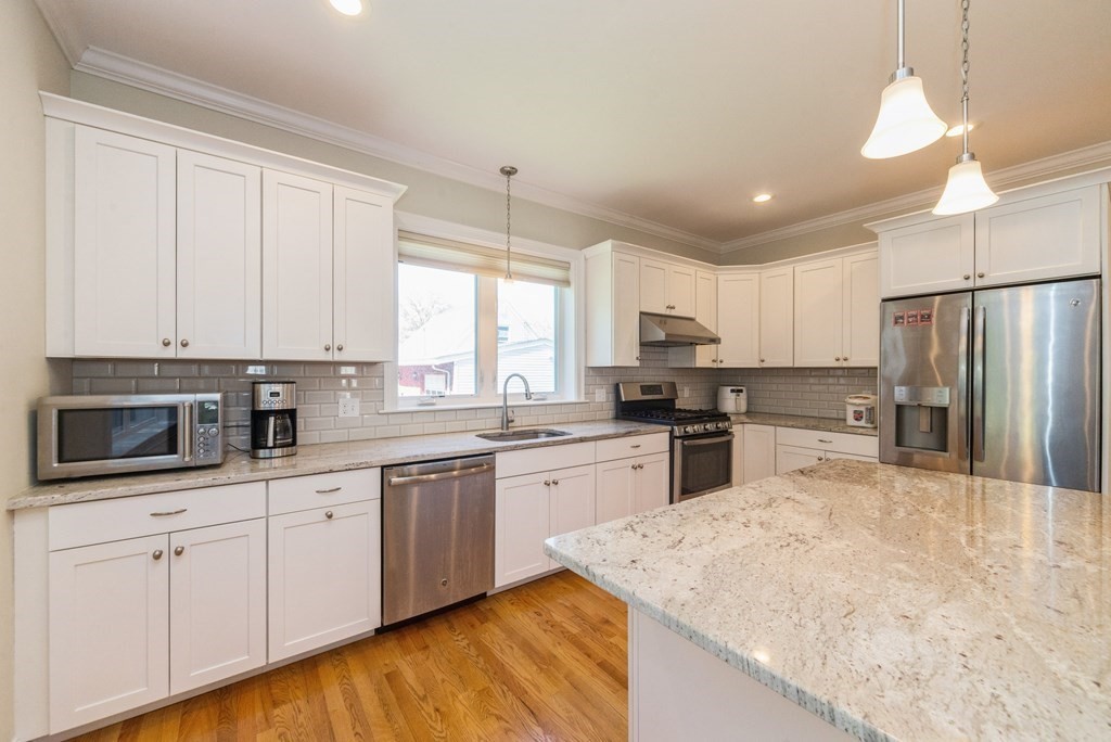 10 Hardwick Road Natick, MA 01760 - Photo 4 of 23 Gallery Image 4