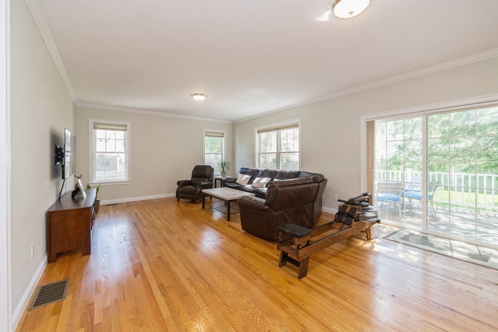 10 Hardwick Road Natick, MA 01760 - Photo 6 of 23 Gallery Image 6