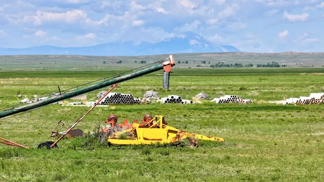 a view of an ocean from a yard