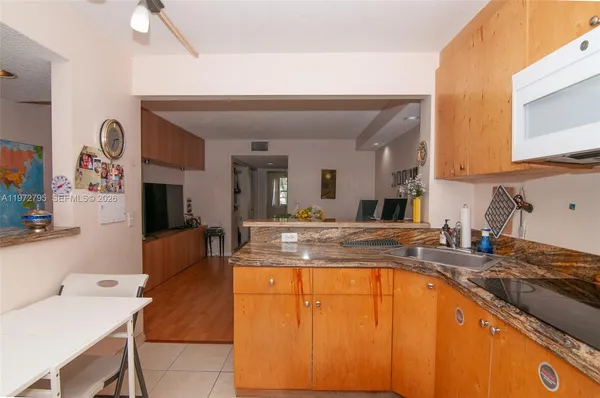 $1,600 | 1351 Southwest 125th Avenue, Unit 205S, Pembroke Pines, FL 33027
