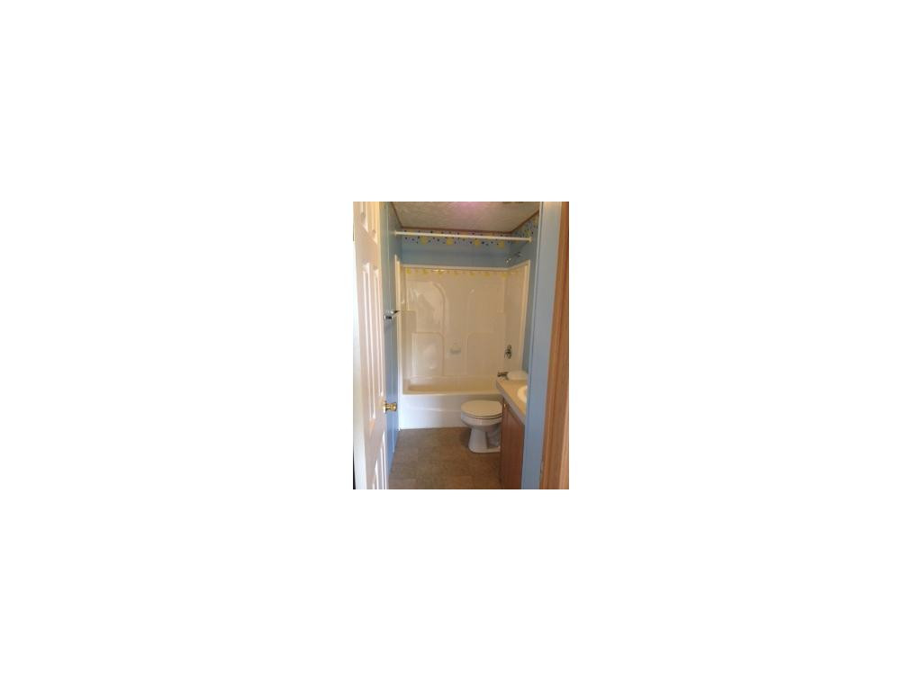 204 Tabernacle Road Chuckey, TN 37641 - Photo 7 of 11 Second Bath