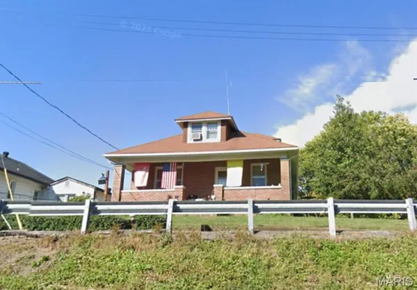 $1,700 | 307 North Clinton Street, Collinsville, IL 62234