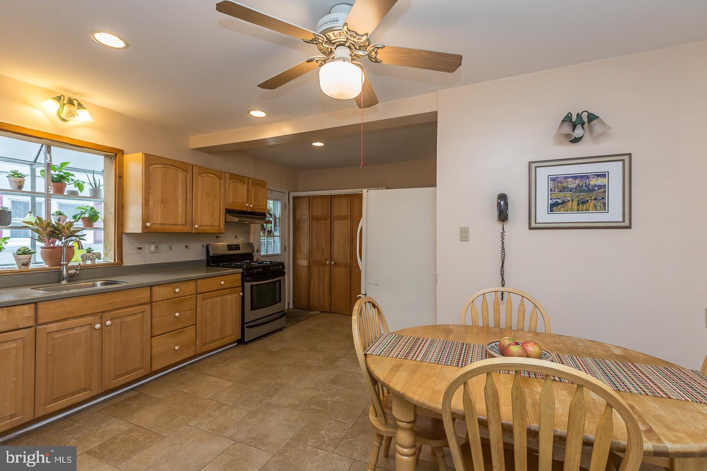 316 Kenmore Road Havertown, PA 19083 - Photo 8 of 24
