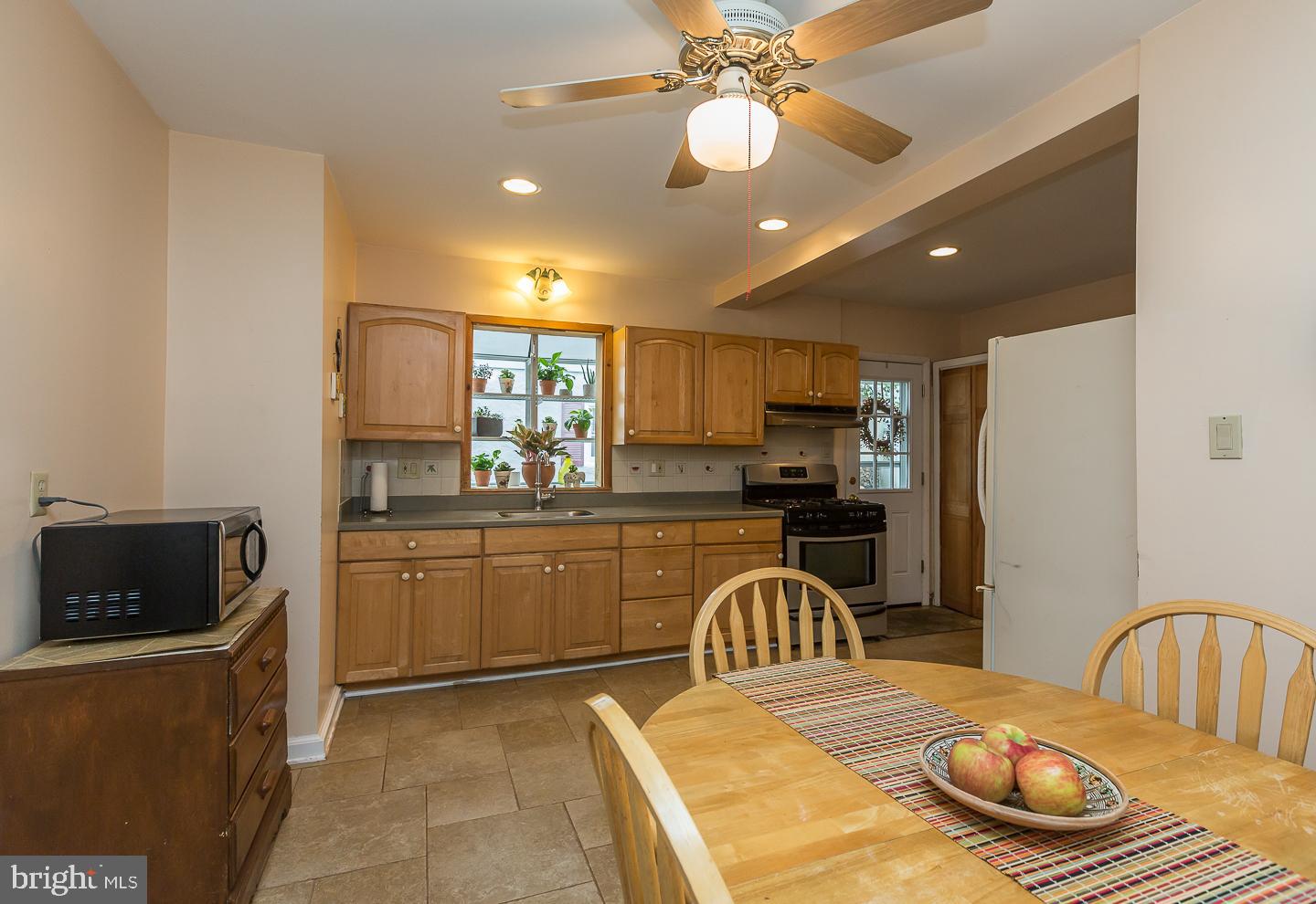 316 Kenmore Road Havertown, PA 19083 - Photo 9 of 24