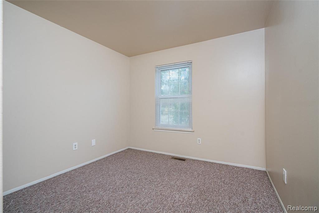 28446 Raleigh Crescent Drive Chesterfield, MI 48051 - Photo 16 of 24