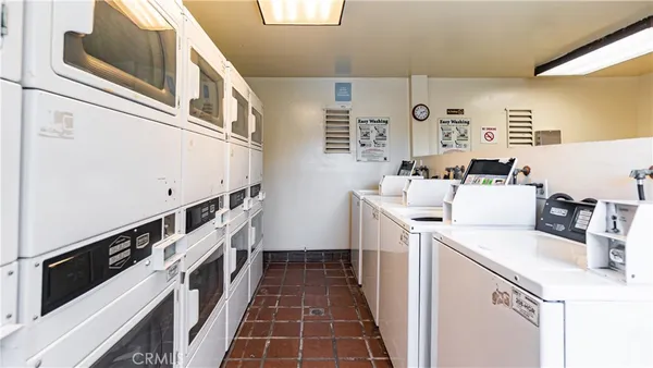 $3,000 | 13722 Red Hill Avenue, Unit 84, Tustin, CA 92780