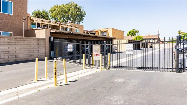 $3,000 | 13722 Red Hill Avenue, Unit 84, Tustin, CA 92780