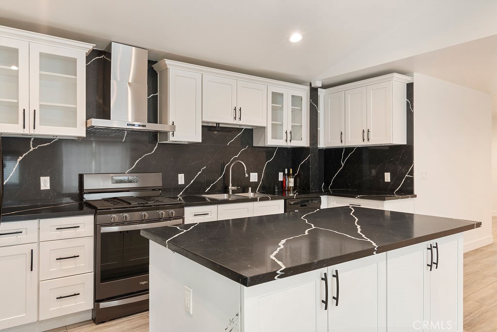 18646 Ingomar Street Reseda, CA 91335 - Photo 12 of 63 Kitchen