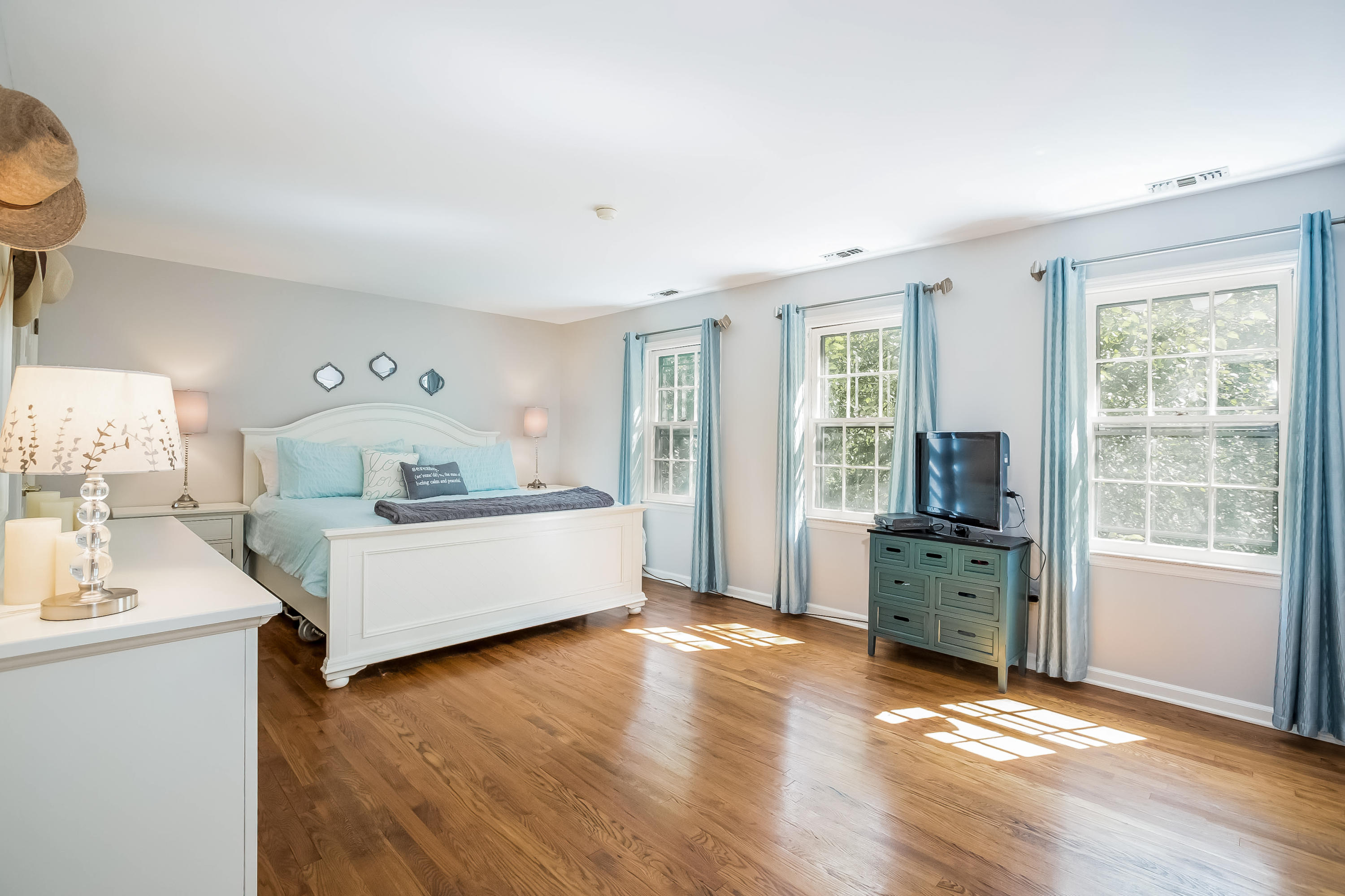 259 Marvin Ridge Road New Canaan, CT 06840 - Photo 13 of 38 a view of living room with furniture and wooden floor