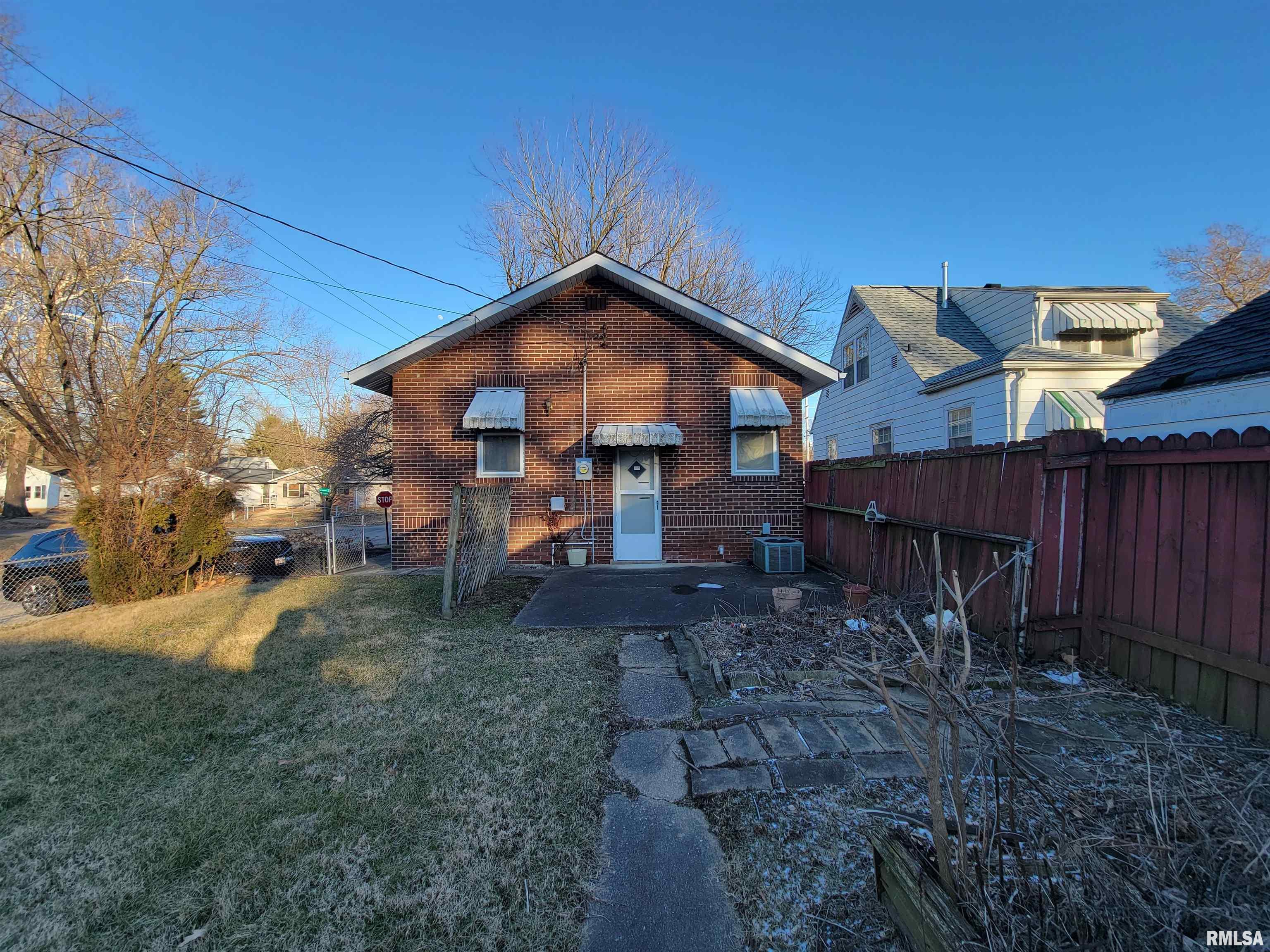233 North Stephens Avenue Springfield, IL 62702 - Photo 3 of 5