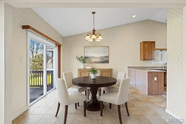 $430,000 | 104 Amiot Court, Chesterfield, MO 63146