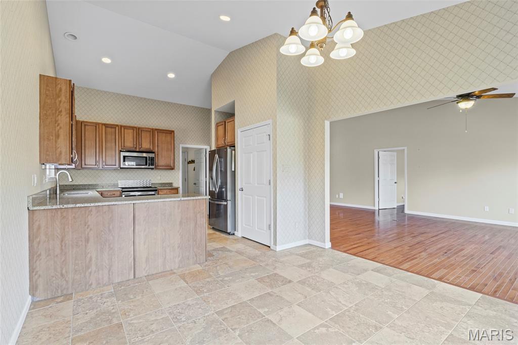 104 Amiot Court Chesterfield, MO 63146 - Photo 14 of 40